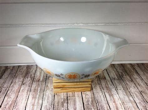Vintage Pyrex Town And Country Cinderella 4 Qt Mixing Bowl Etsy