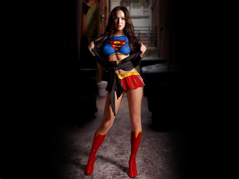 Sexy Wallpaper Supergirl 01