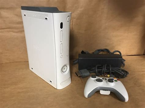Xbox 360 White Console Gadget Tested And Working With Controller