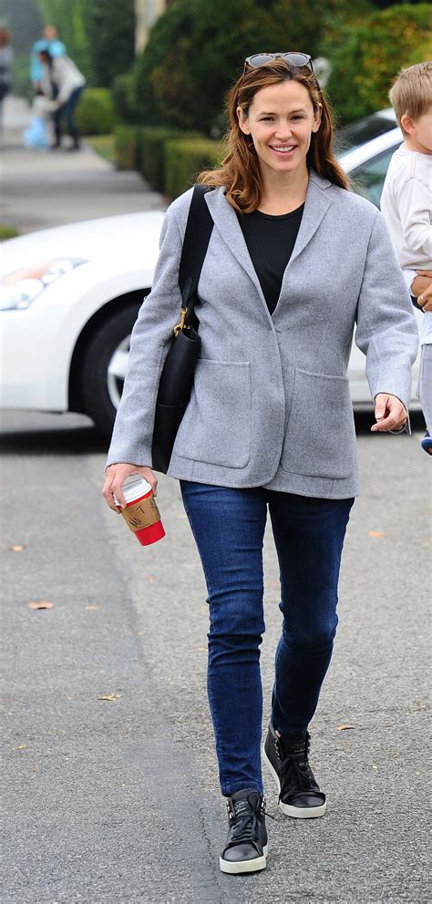 Jennifer Garner Casual Style Out In La 12 10 2015 • Celebmafia