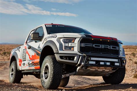 Photo Of The Day 2017 Ford F 150 Raptor Stuns In The Desert Gtspirit