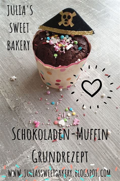 Nach dem backen den kuchen auskühlen lassen und nach belieben mit zuckerguss, schokoladenguss oder puderzucker verfeinern. Schokoladen Muffin - Grundrezept in 2020 | Süße bäckerei ...