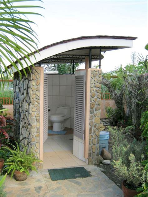 24 Marvelous Outdoor Bathroom Design For Perfectly