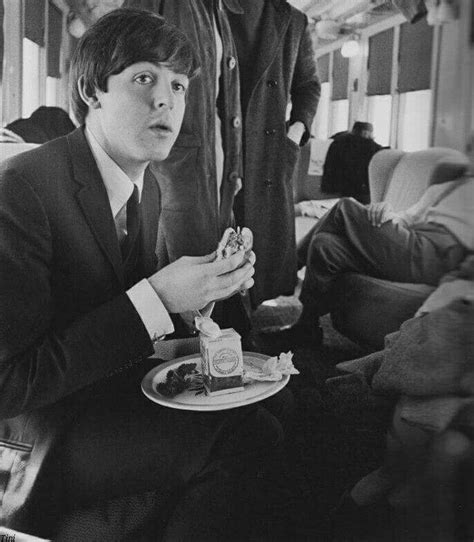 ♡♥paul Mccartney Eats A Sandwich Click On Pic To See A Full Screen