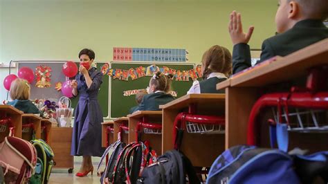 Russian Schools Reopen As Coronavirus Cases Climb The Moscow Times