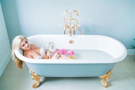 peony bath boudoir the white wren