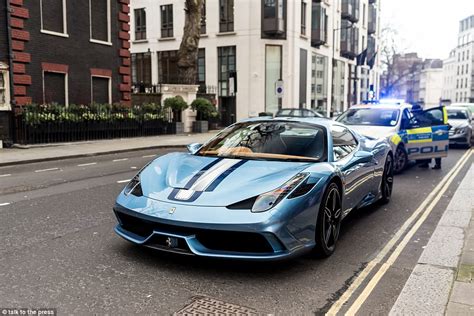 London Police In Mayfair Tow Ferrari 458 Speciale Aperta Daily Mail