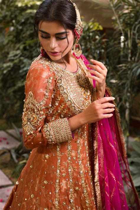Pin By Hadisa Fatima On Designer Suits Pakistani Bridal Wear Pakistani Fashion Party Wear
