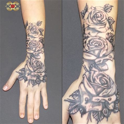 Tetování na ruku jemnými linkami ocení především ženy, které tetování na ruku vyhledávají jako doplněk jejich osobnosti. Ukázky tetování - Tatto Praha DV