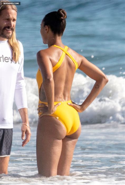 Zoe Saldana Naked Wears Yellow Swimsuit In Malibu California Nudbay