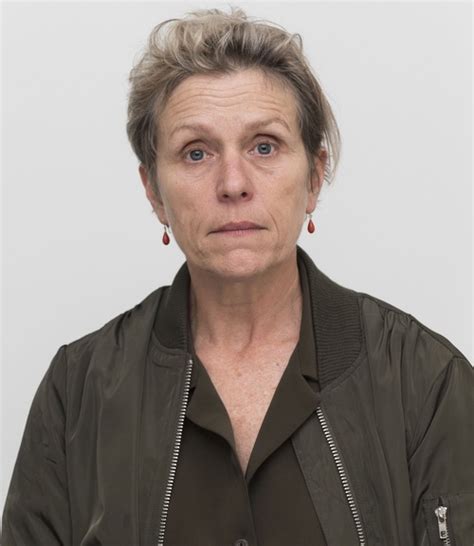 In the film, mcdormand plays a woman struggling to stay afloat, who joins the vandwelling community in the contemporary american west. Frances McDormand: Ứng Cử Viên Nặng Ký Cho Oscar 2021 ...