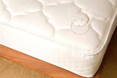 To remove blood stains from a mattress you can use many of the same methods as for the sheets with a difference that you don't use as much water. The Easiest Way To Spring Clean Your Mattress (VIDEO)