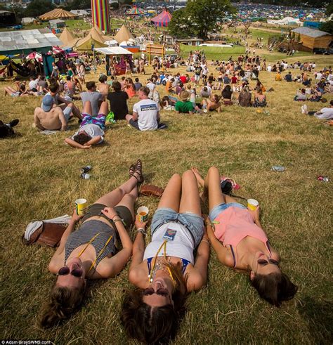 Glastonbury Girls Descends On Festival With Hunter Wellies Posh Grub