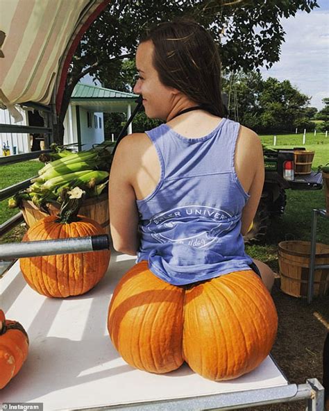 People Are Turning Their Bums Into Pumpkins For The Perfect Autumnal