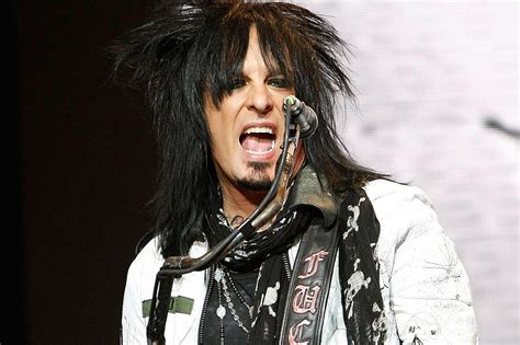Nikki Sixx Defends Motley Crues Use Of Backing Tapes