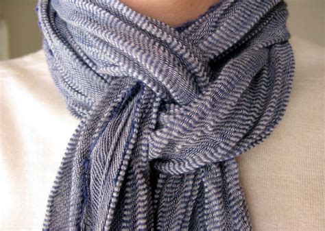 Easy And Different Trends To Tie A Scarf Trends In Scarf Tying