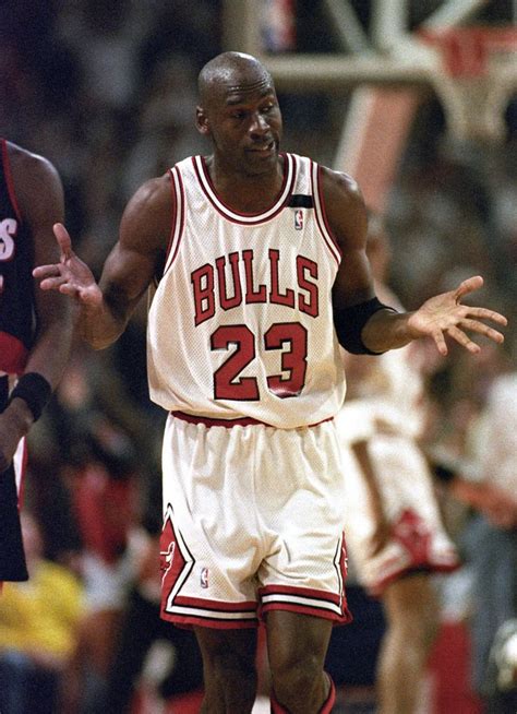 The Iconic Jordan Shrug Michael Jordan Pictures Michael Jordan