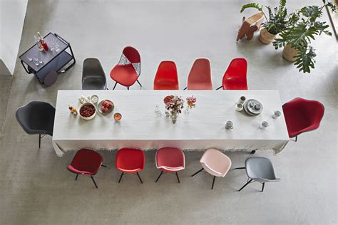 Bestellen sie ihren eames stuhl mit 2 jahren garantie und kostenlosem versand bei poshfurn.ch! Eames Plastic Arm Chair DAW Stuhl Vitra Ahorn dunkel ...