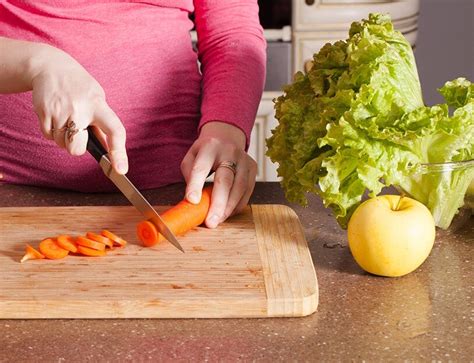 Tomar ½ taza (4 oz) tres veces al día. Beneficios de incluir zanahoria en tu dieta en el embarazo - Faddi Nassar - GreenArea.me