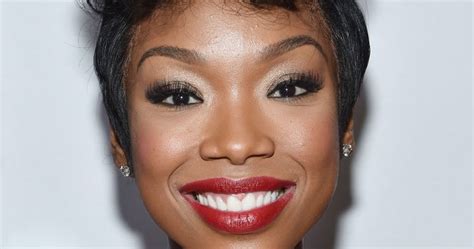 Watch Brandy Sings On Nyc Subway No One Cares National Globalnewsca