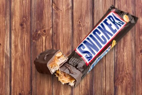 The 10 Best Selling Candy Bars Of All Time