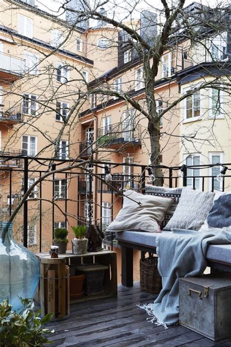 Winter Balcony Ideas To Bring Warmth And Make It Pleasant