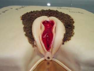 .na despedida de solteiro do meu marido, eles fizeram uma festa com umas garotas de programas, a verdadeira festa de despedida de solteiros. Eu Fiz Bolo Decorado Despedida de Solteiro-Pedro | SaborIntenso.com