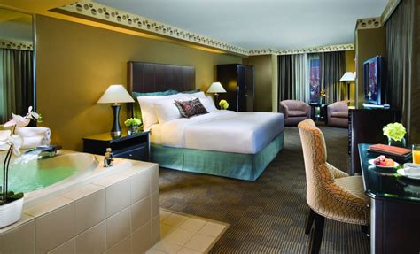 Top room amenities include air conditioning, a flat screen tv, and a refrigerator. Hotel Spotlight: Family review of New York, New York Hotel ...