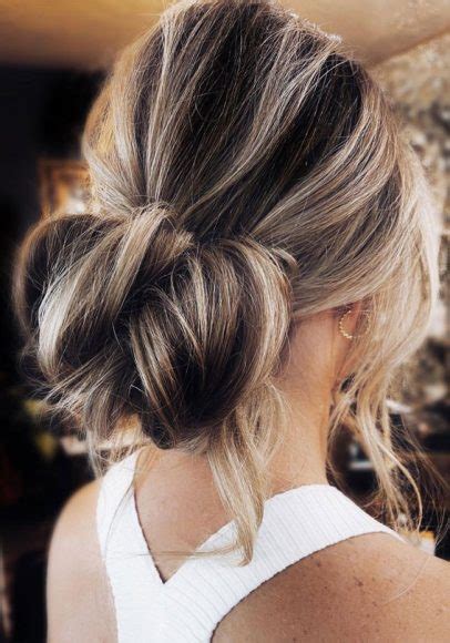 32 Classy Pretty And Modern Messy Hair Looks Simple Textured Bridal