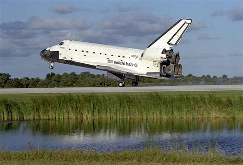 Space Shuttle Atlantis Landing Runway Spaceship Mission Orbit