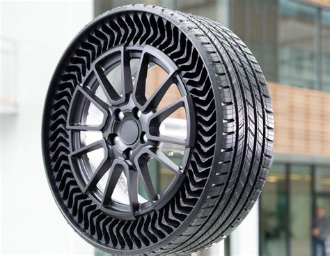 Michelin Gm Work Together To Develop Prototype Airless Tire Japan