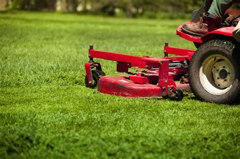 How To Use A Riding Lawn Mower In July 2020 Guide