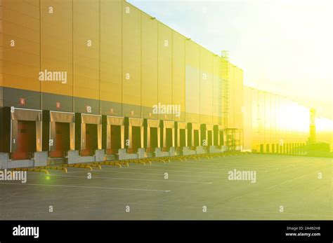 Modern Warehouse Complex View Of Loading Docks Stock Photo Alamy