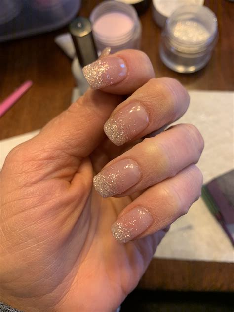9 Ombre Nails With Glitter: A Trendy And Sparkly Manicure – ADDICFASHION