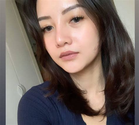 wanita cantik semarang