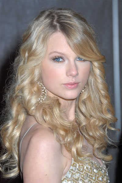 Hair Wallpapper Taylor Swift With Curly Hair