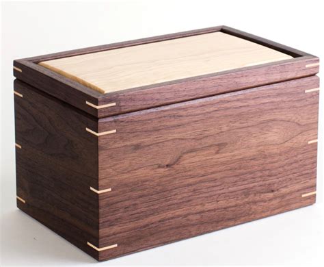 large size keepsake memory box personalized walnut with hard maple wood mad tree woodcrafts®