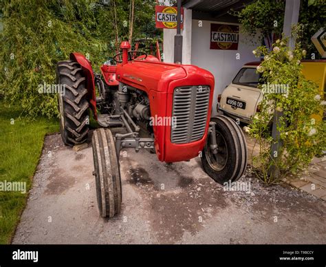 Vintage Massey Ferguson 35x Tractor At Gardening Show Stock Photo Alamy