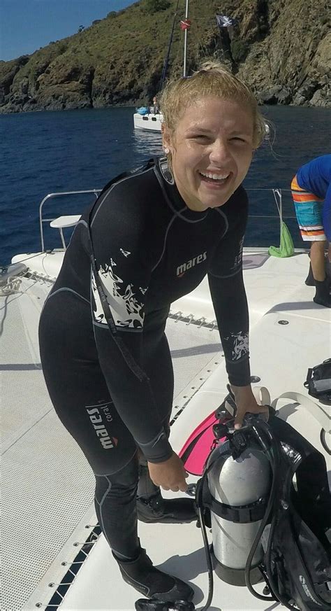 pin by carlos rechy on scuba diving girls scuba girl wetsuit wetsuit girl scuba diver girls