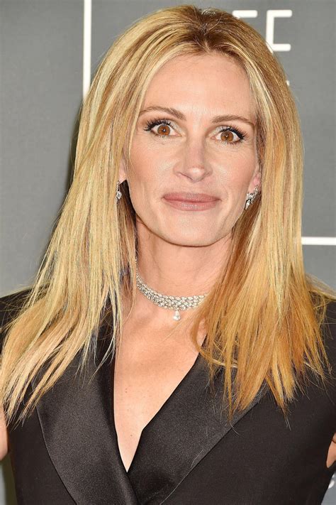 Actress julia roberts made her screen debut in the late 1980s television series crime story. Julia Roberts | Steckbrief, Bilder und News | GMX.CH