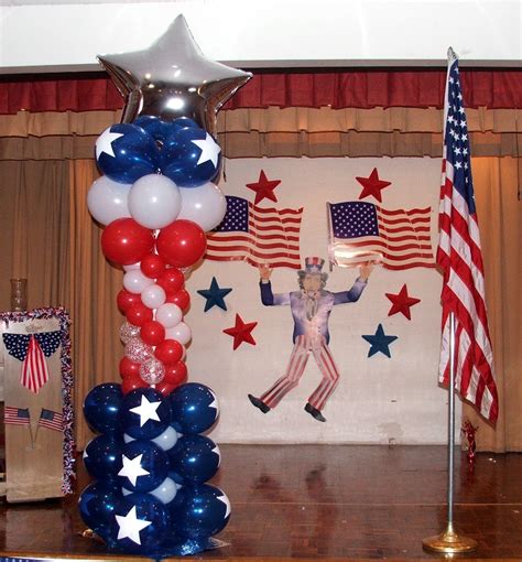 Celebrate your patriotism with this diy 4th of july patriotic balloon garland kit. Forth of July balloon column, 4 of July event decoration www.dreamarkevents.com | Balloon ...