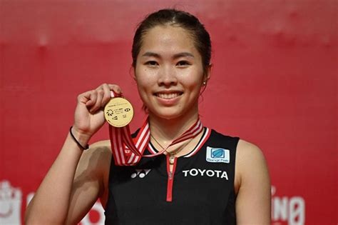 Born 5 february 1995) is a thai badminton player who became the first thai to become no.1 in women's singles. Thailand's Ratchanok Intanon wins Indonesia Masters title 2020