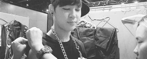 O Jimin realmente é gordo? #AmeASiMesmo | •Kpop• Amino