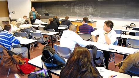 Number of MnSCU students in remediation classes increases | MPR News