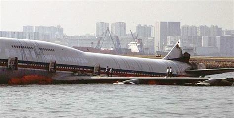 Crash Of A Boeing 747 409 In Hong Kong Bureau Of Aircraft Accidents