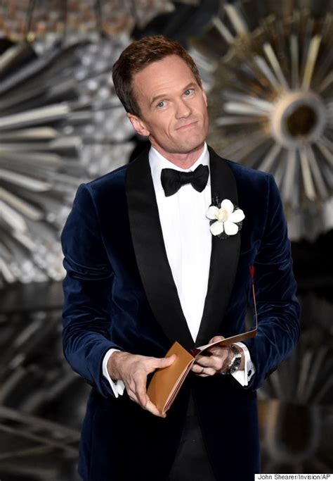Oscars Host Neil Patrick Harris Shocks With Ill Timed Joke About Dana Perrys Dress After She
