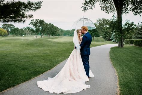 Minneapolis golf club wedding photography. Minneapolis Golf Club Wedding - Wedding Photographer Laura Alpizar