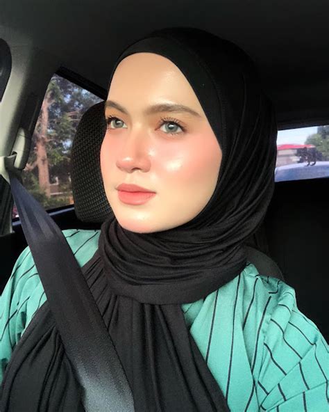 Malay Beautiful Hijaber Asyiqin Khairi Cute Pemuja Wanita