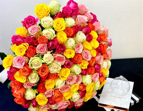 150 Roses Bouquet. Mixed Roses Bouquet |Luxury Flowers Miami