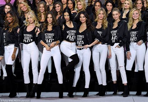 Victorias Secret Models Coordinate In Matching Ensembles Ahead Of Pfs